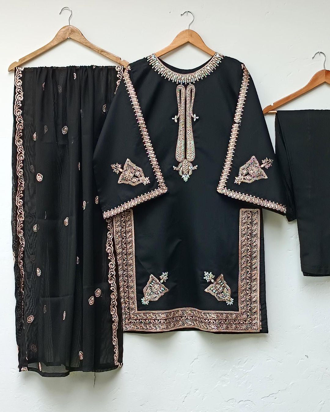 Artcile 3pc Taveez with Embroidered Dupatta