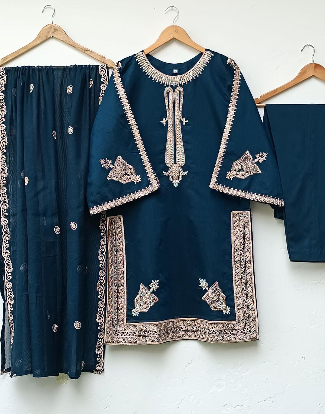Artcile 3pc Taveez with Embroidered Dupatta
