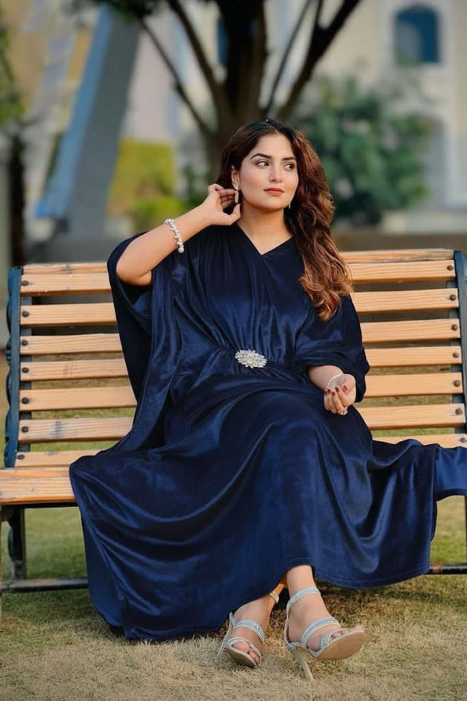 Luxury Velvet Kaftan – Elegant Flowing Evening Wear