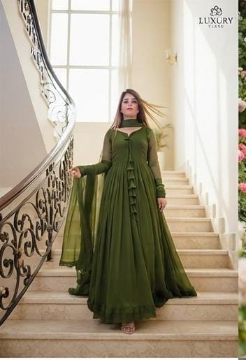 14 August Premium Chiffon Long Flare Maxi with Lace Work & Plain Dupatta – 3PC