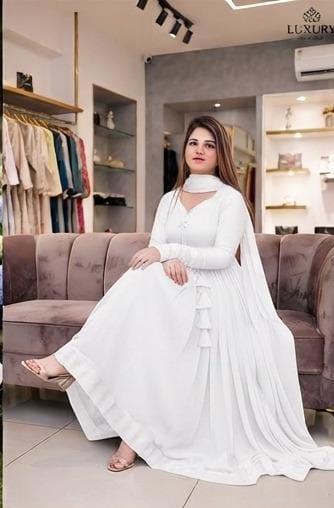 14 August Premium Chiffon Long Flare Maxi with Lace Work & Plain Dupatta – 3PC